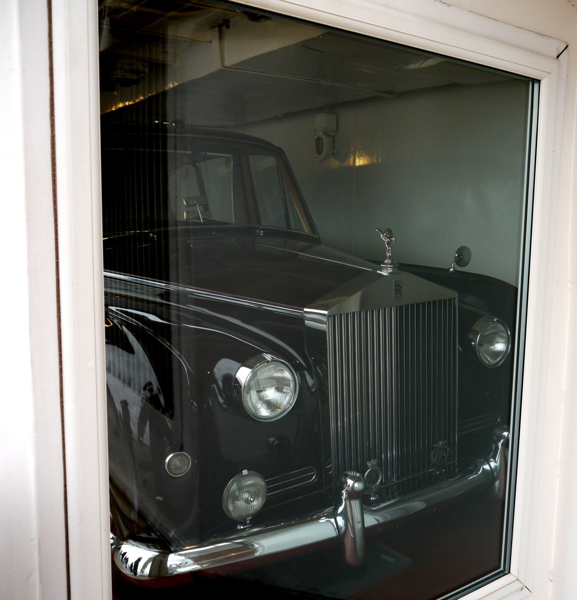 ostentatiousp1000192