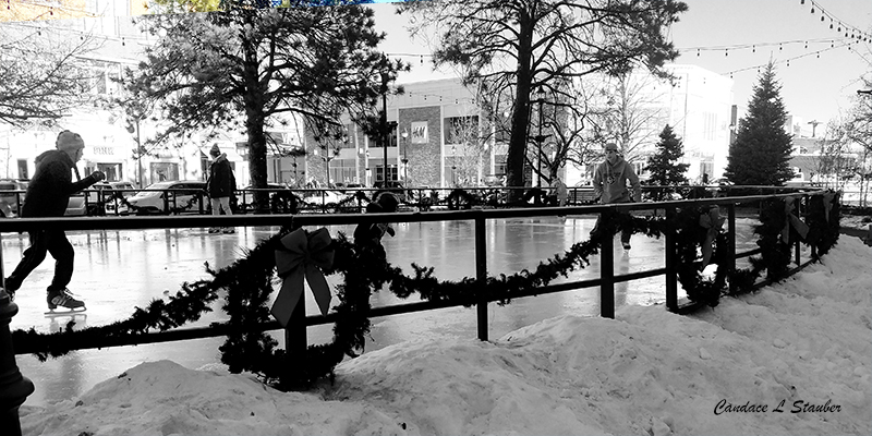 20161224_iceskating-monotone