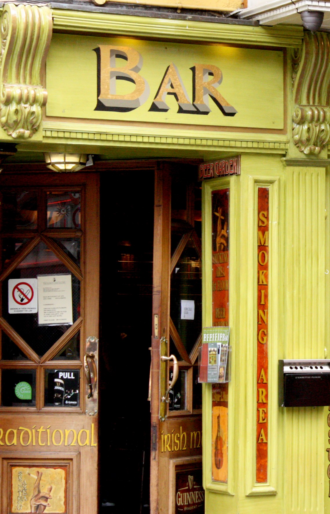 IrishPubDoors20090407_90.jpg