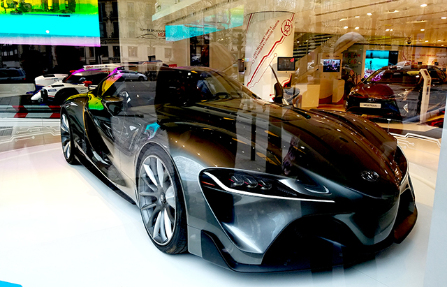 Window Shopping in&nbsp;Paris