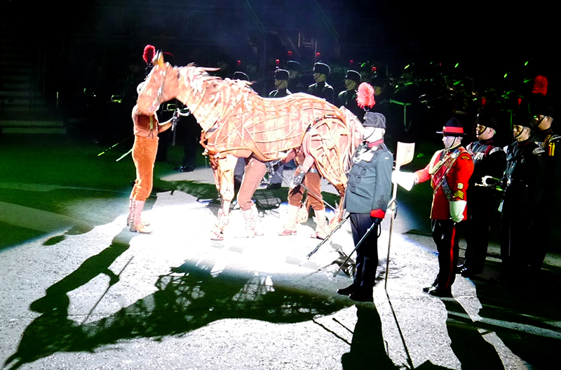 horsepuppet-militarytattoop1000101-800