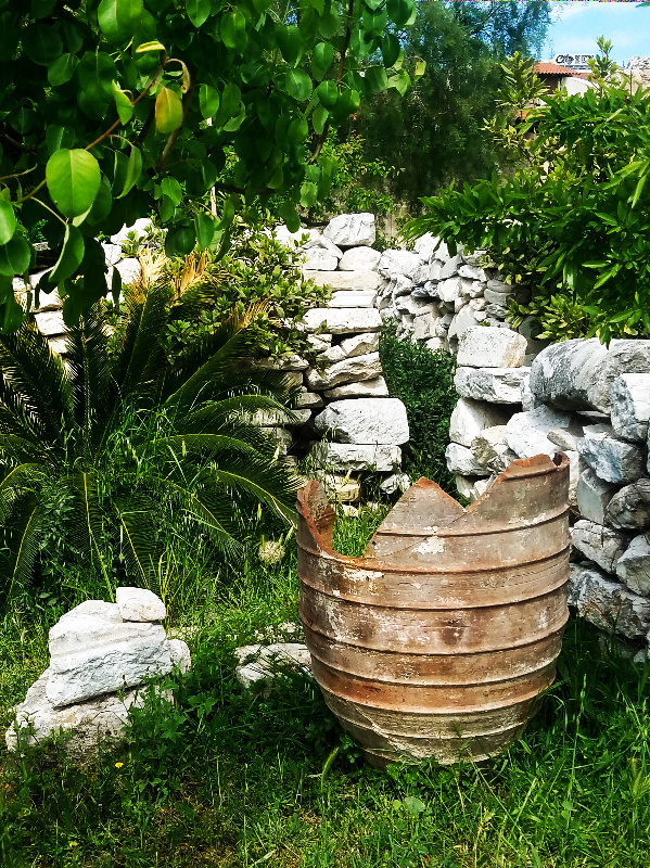 brokenpottery20170410_172711-800