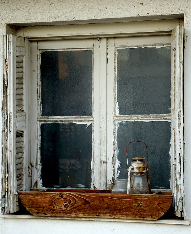 window-800-DSC00032