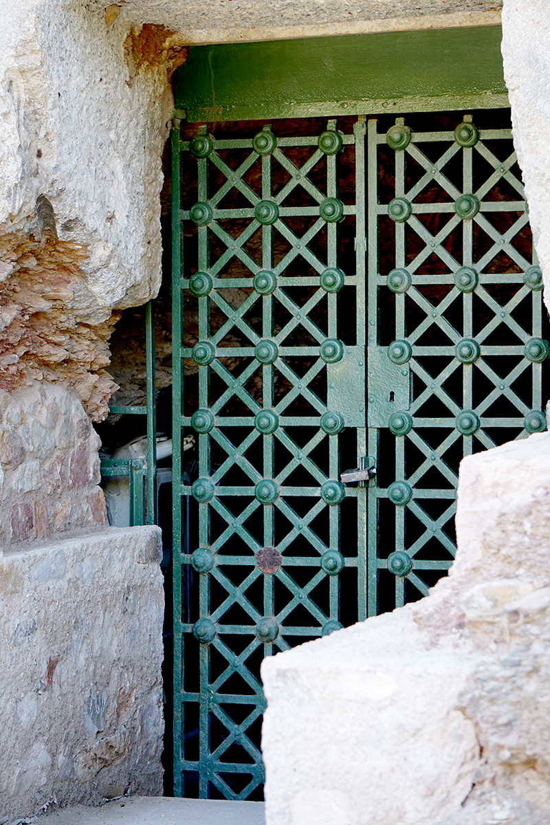 DoorofFountainofPynx-800-DSC00535