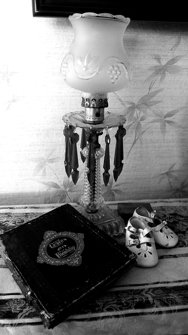 heritage-past-monochrome-800