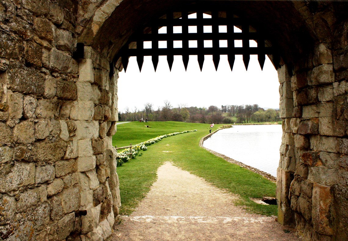 Leedscastlelake-800-IMG_2920