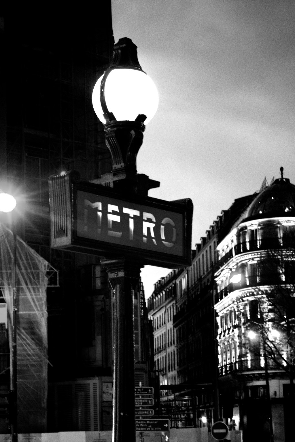 Cee’s Black & White Photo Challenge:&nbsp;Lights