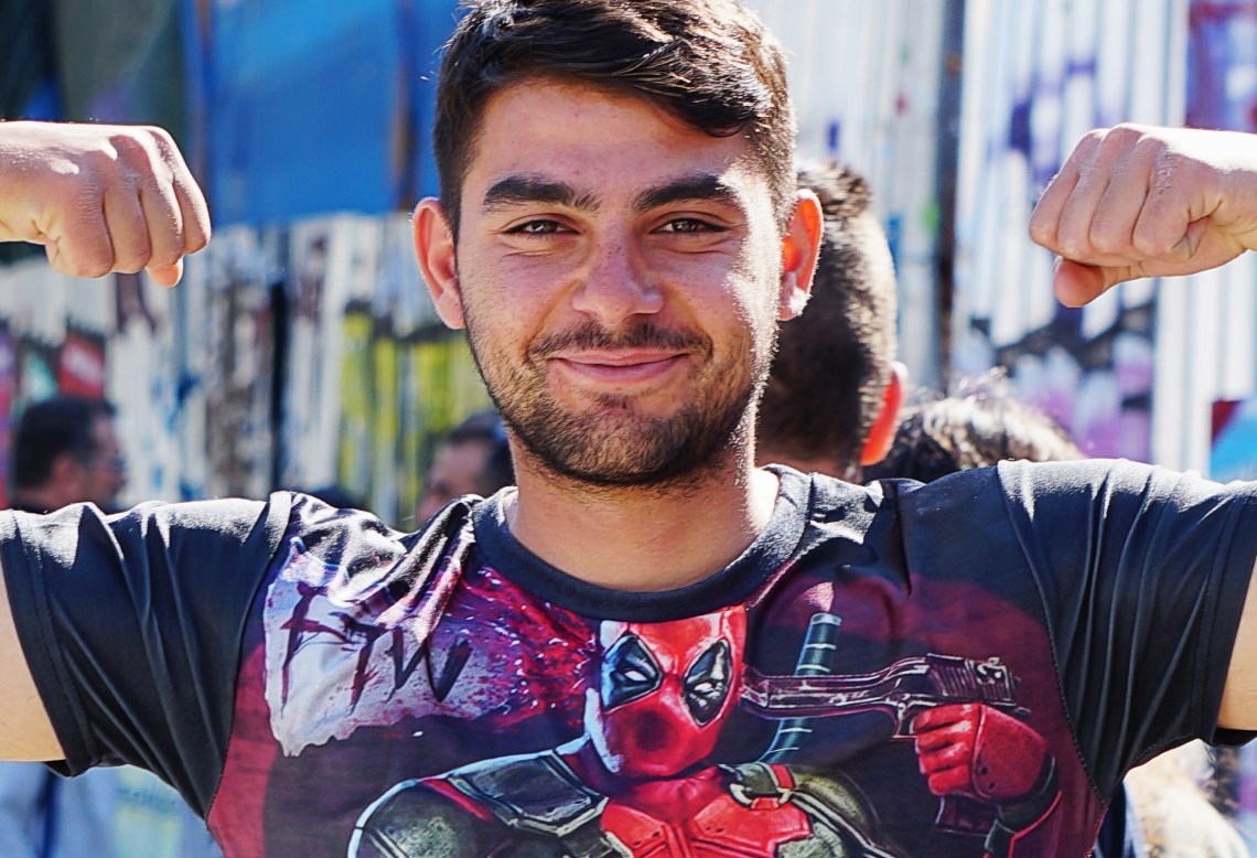 DSC00418_athensphotobomber-a