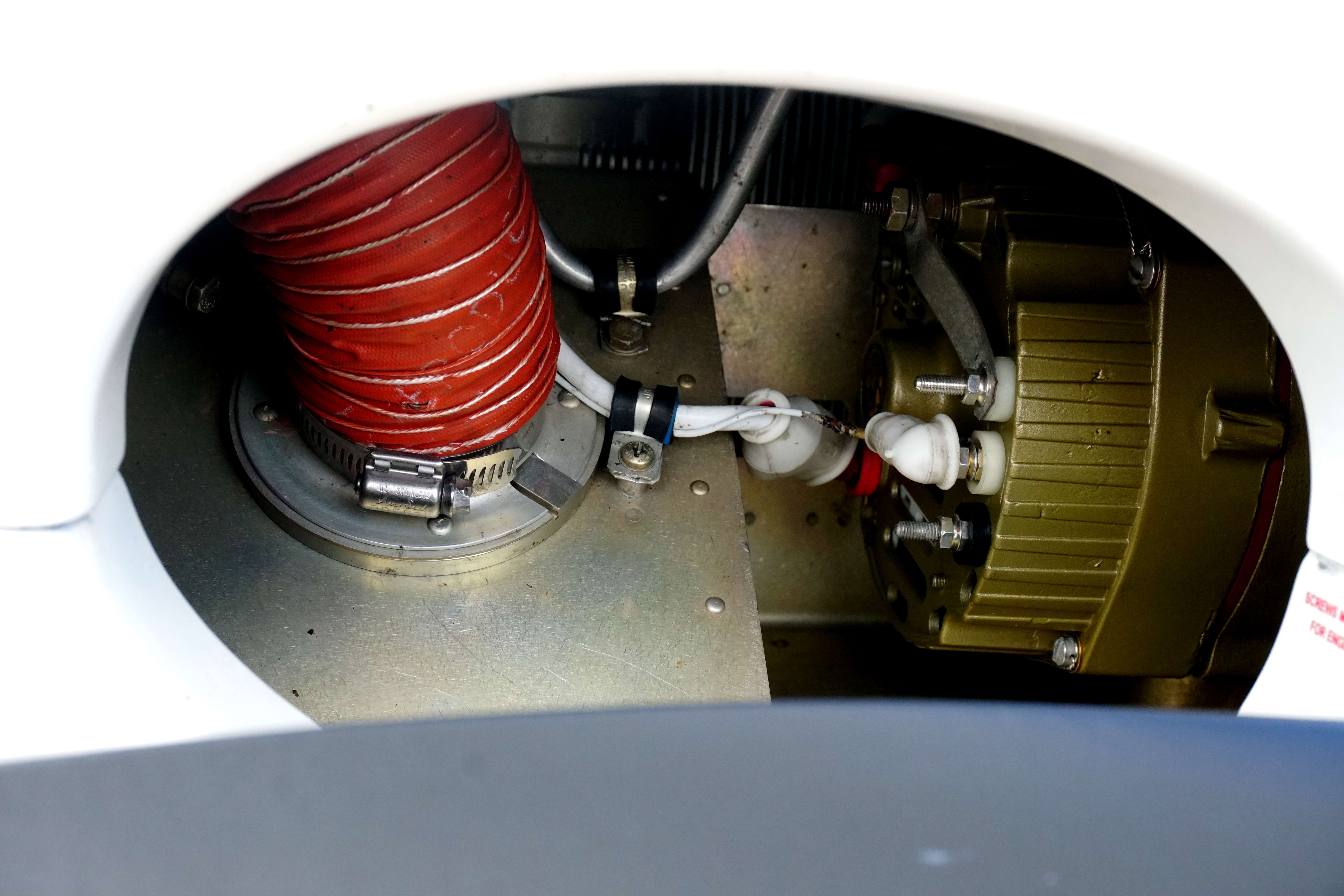 whiteplanepmotorsDSC00681