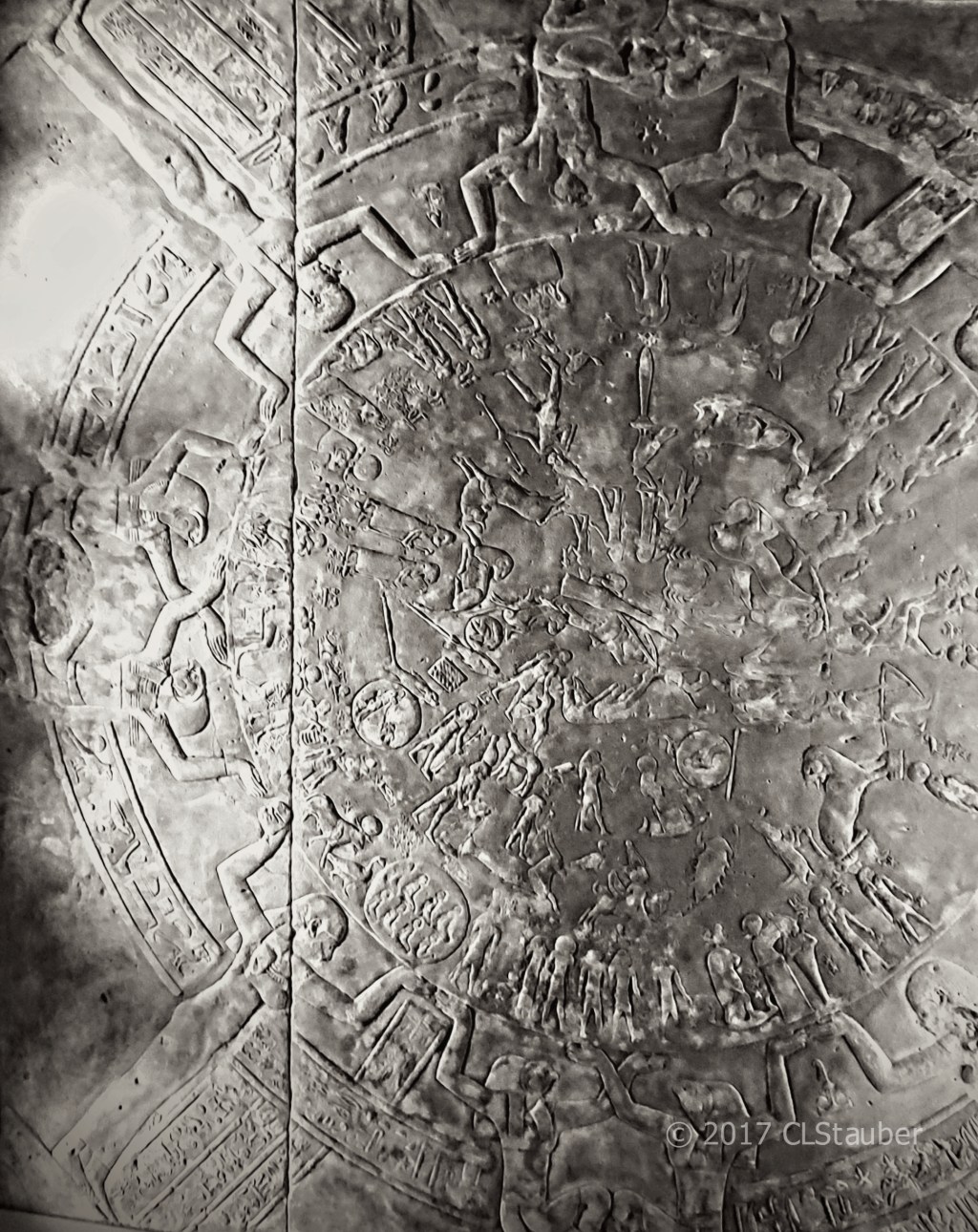 Black and White Sunday-&nbsp;Ceiling