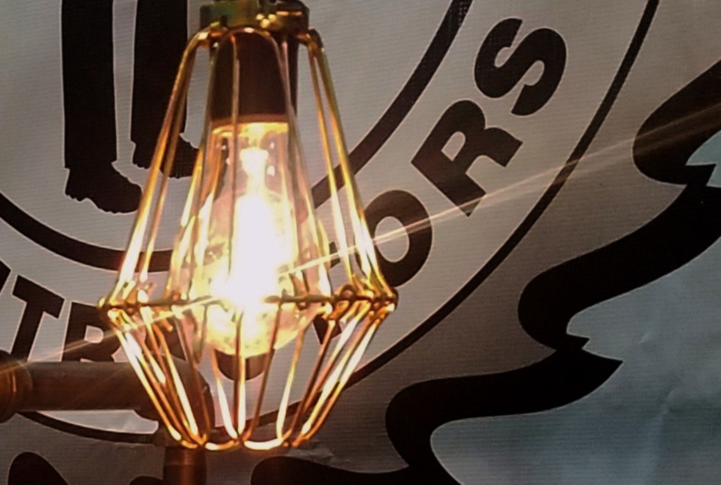 One Word Photo Challenge:&nbsp;Light