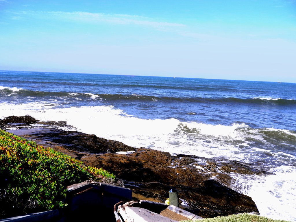 Silent Sunday – Rocky&nbsp;Shoreline