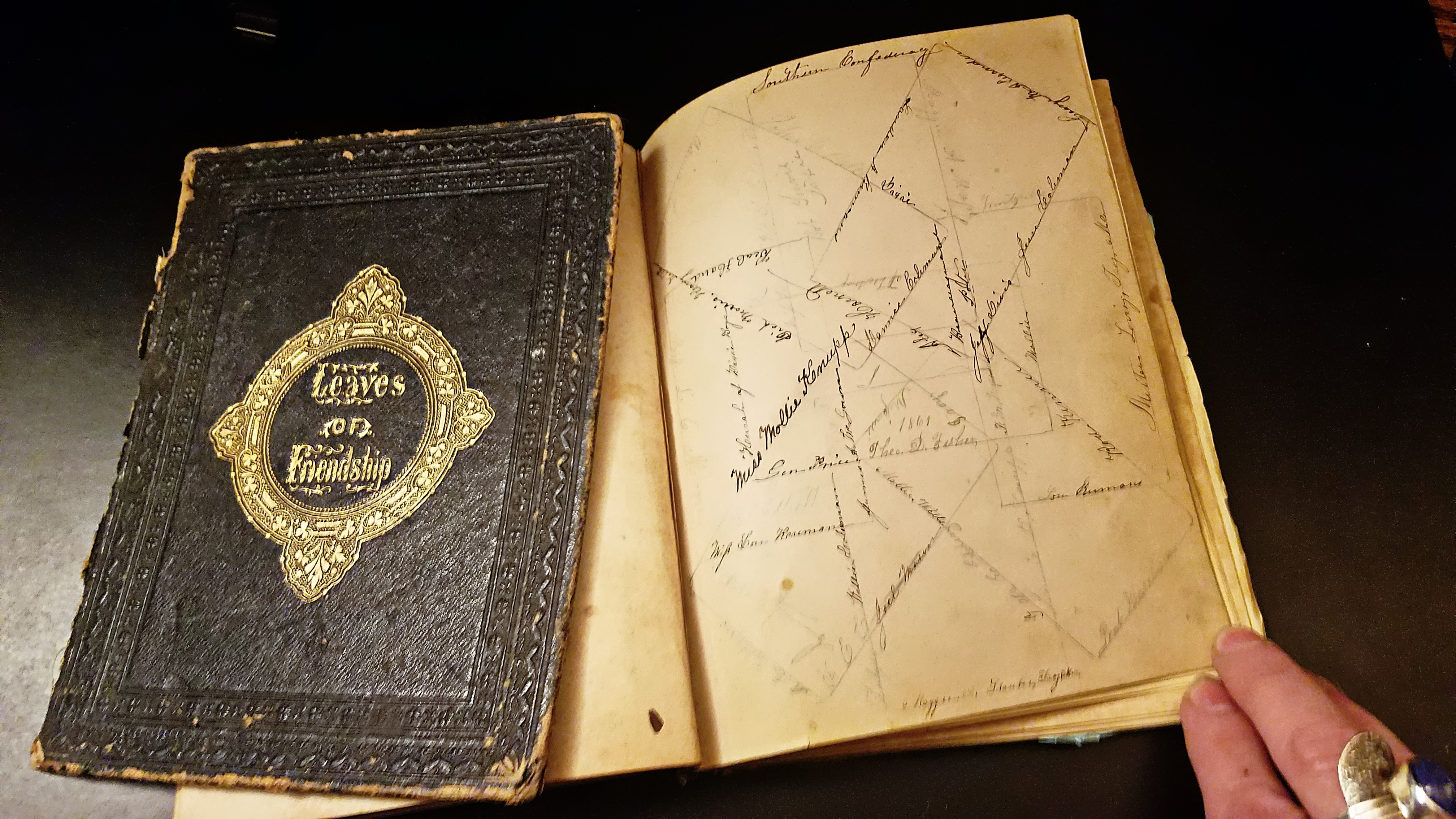 00-autographbook-southernconfederacy-20171213_181547a