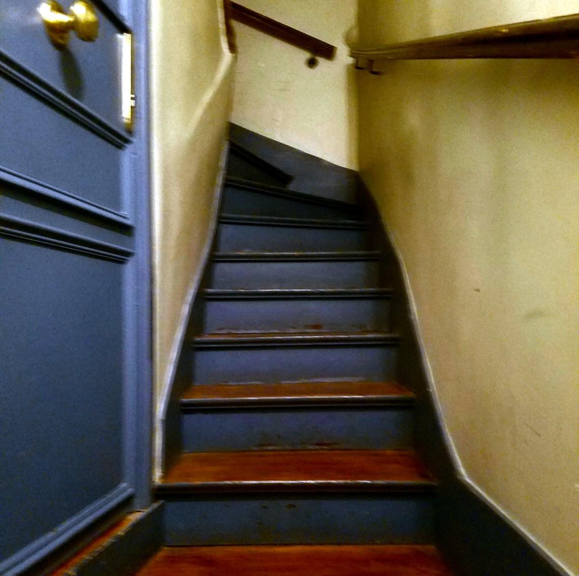 00-Parisstairs-20160407_222956A