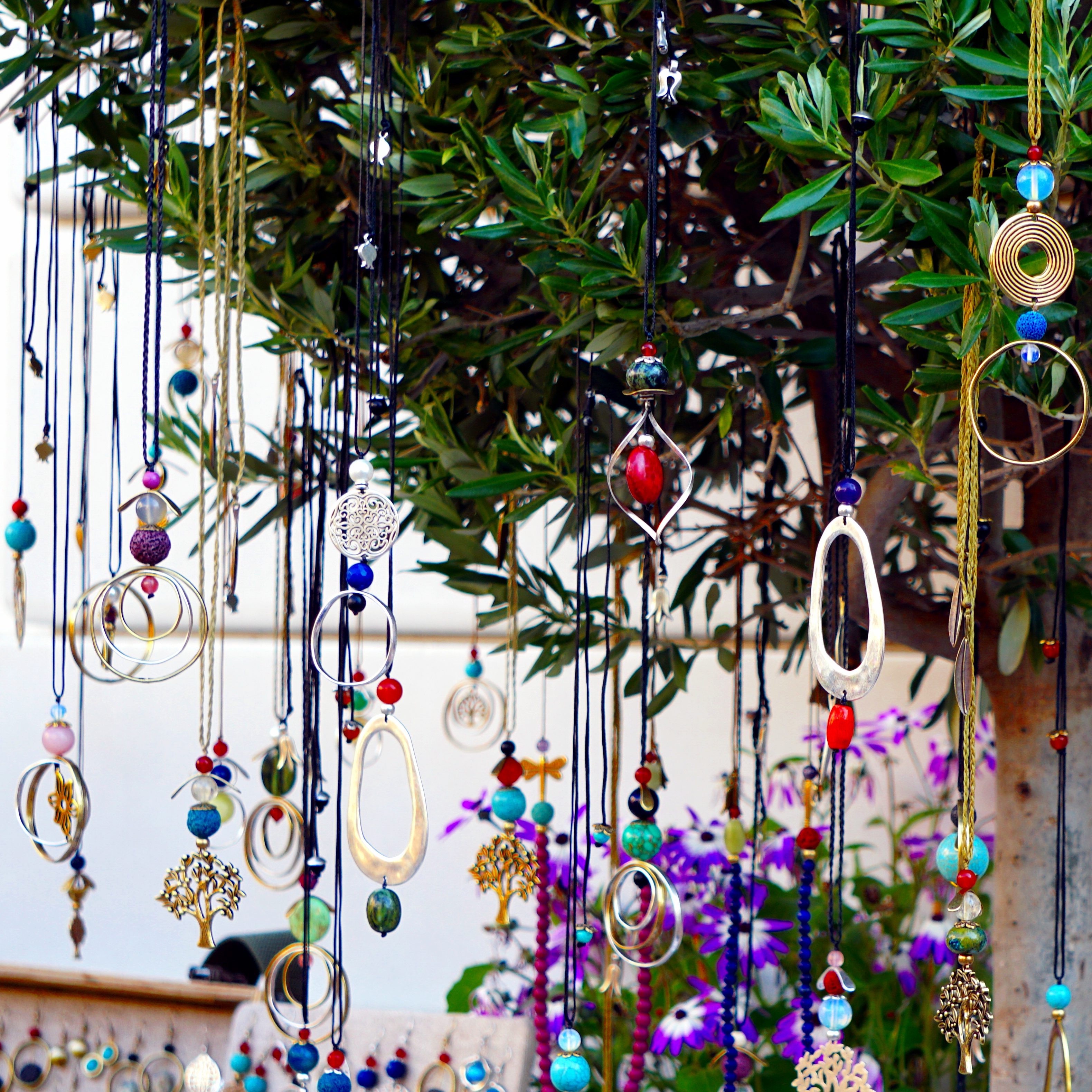 00-multicolor-jewelry-tree-athens-DSC00414A