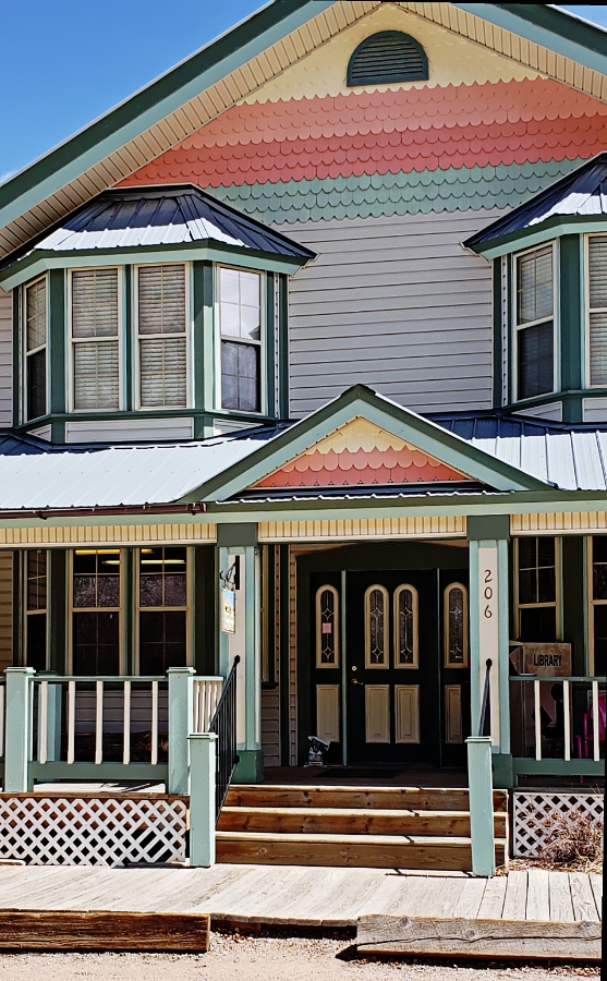 00-library-doors-A20180411_140001-900