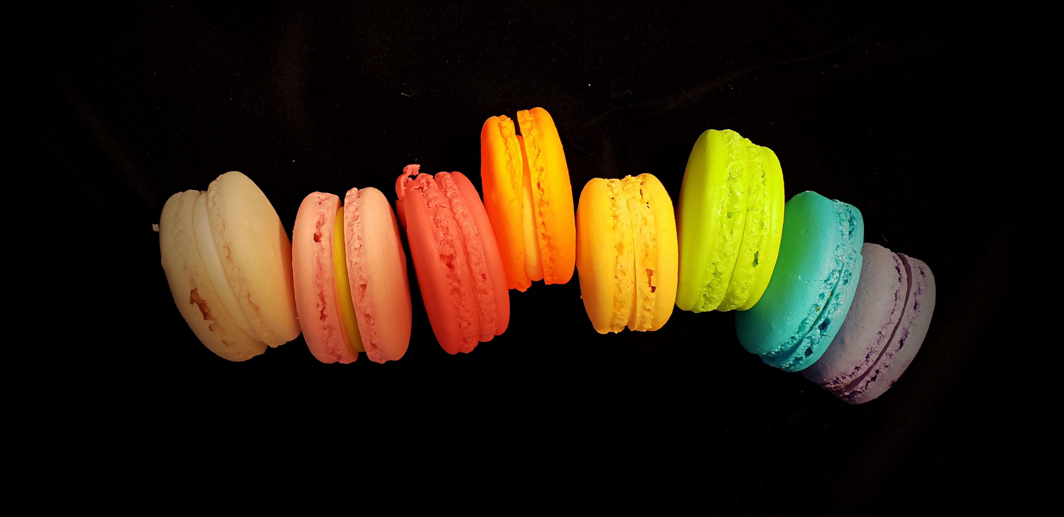 00-rainbow-macarons-20180504_174527_A