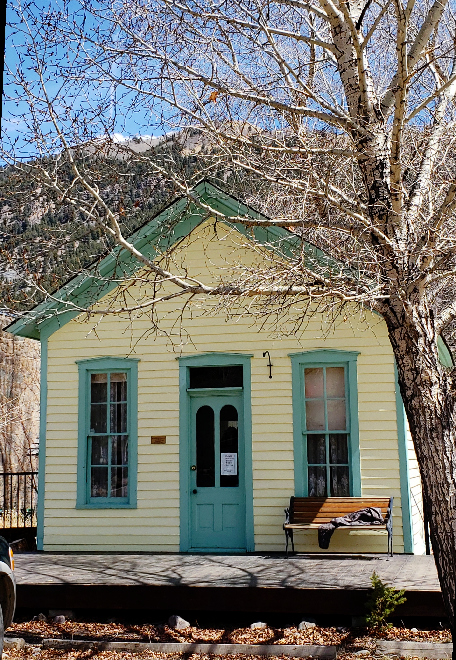 00-smallyellowmountainhouse-20180411_135901_024_A