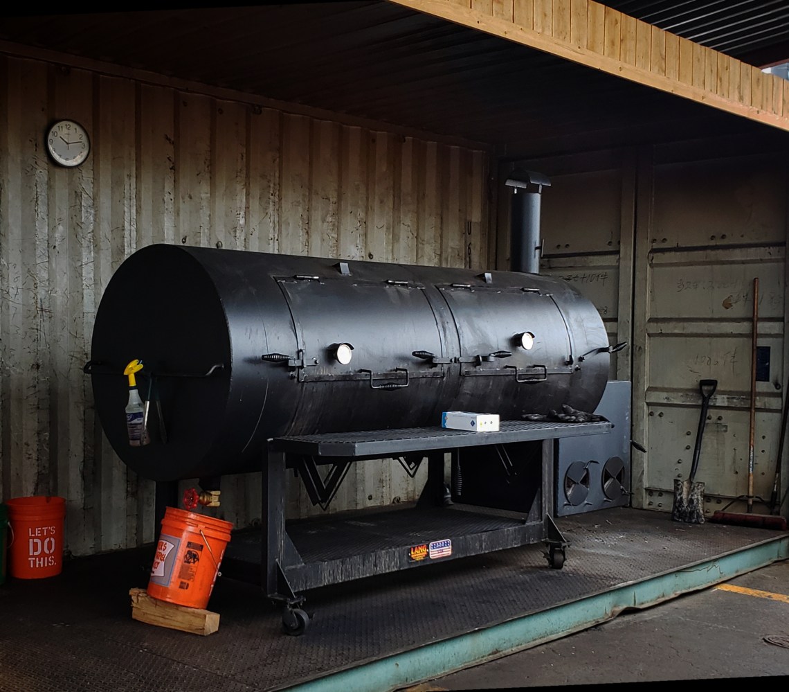 00-smoker-1-40049206420_e604be266b_A